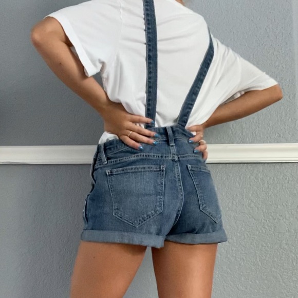 DIY OVERALLS - Picture 2 of 3